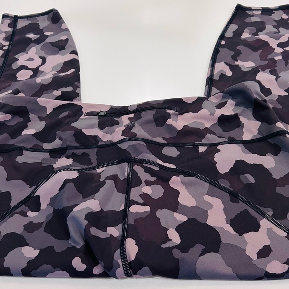 Athleta Lightening Camo 7/8 Tight - Picture 4 of 4